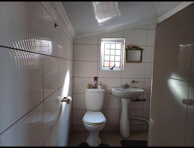 2 BEDROOM HOUSE TO LET IN SHALLCROSS